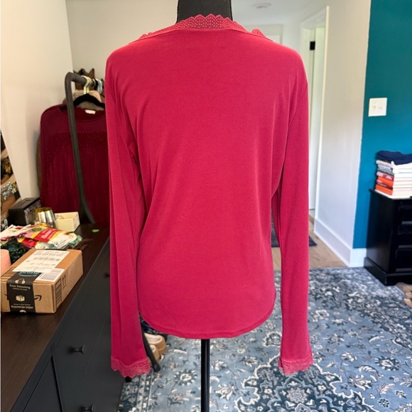 Idyllwind Deep Red Lace Trim V-Neck Blouse - Picture 3 of 4
